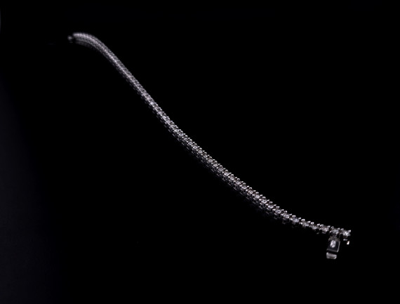 Kuldkäekett teemantidega