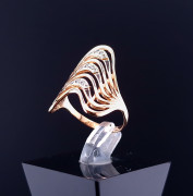 Золотое кольцо с цирконами