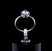 Hõbesõrmus värvilise kivikesega