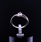 Серебряное кольцо с цирконами