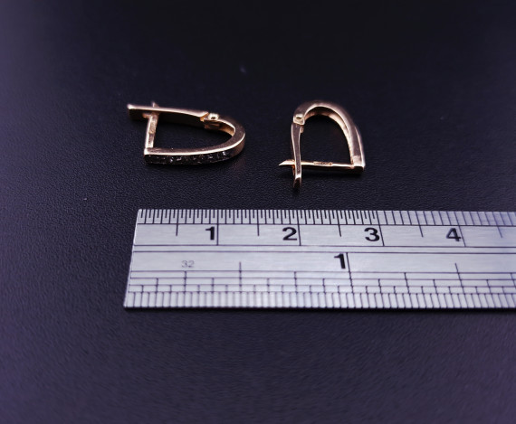 Kuldkõrvarõngad tsirkoonidega