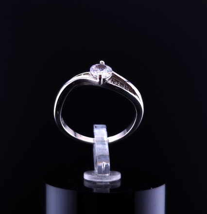 Серебряное кольцо с цирконами