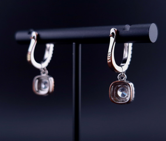 Silver earrings with zircons