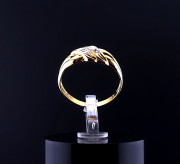 Gold ring with diamonds