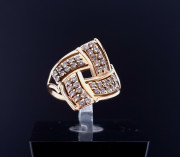 Золотое кольцо с цирконами