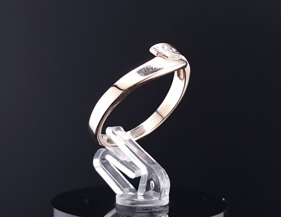 Gold ring 