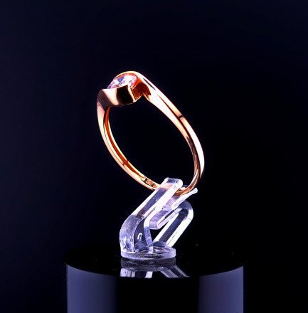 Kuldsõrmus tsirkooniga