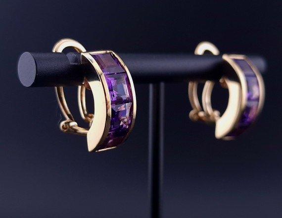 Kuldkõrvarõngad värviliste kivikestega