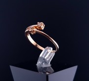 Gold ring with zircons