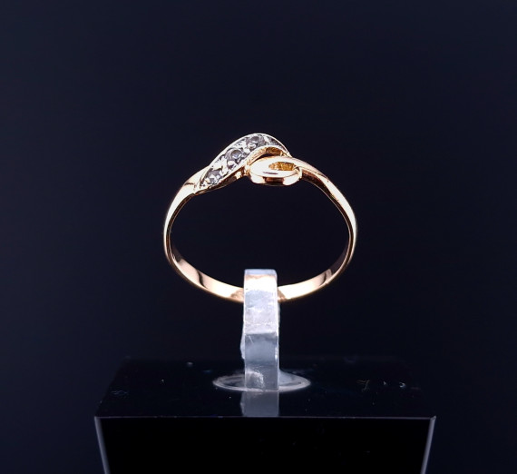 Золотое кольцо с цирконами