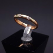 Gold ring with diamonds