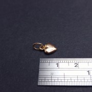 Gold pendant 