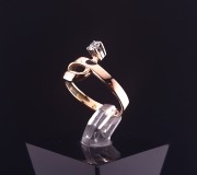 Gold ring with zircon