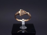 Gold ring with zircons