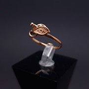 Gold ring 