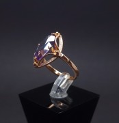 Vintage gold ring with colored stone