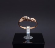 Gold ring with zircons