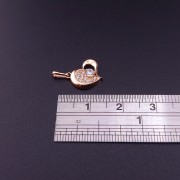 Gold pendant with zircons