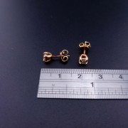Gold earrings with diamonds 