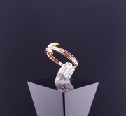 Gold ring with zircon