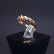 Gold ring 