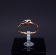 Gold ring with diamond