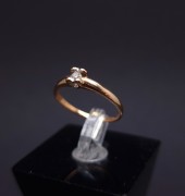 Gold ring with diamond