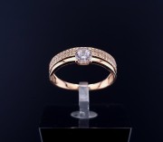 Gold ring with zircons