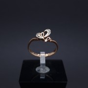 Gold ring with diamonds