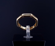 Gold ring with zircons