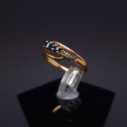  Gold ring with sapphires