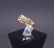 Vintage gold ring 