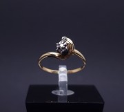 Gold ring with diamonds