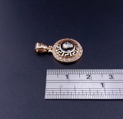 Золотая подвеска с цирконами