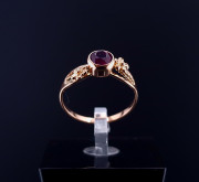 Vintage gold ring with colored stone