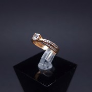 Gold ring with zircons