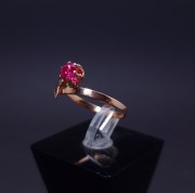 Vintage gold ring with colored stone