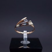 Gold ring with zircon