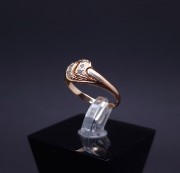 Gold ring with zircons