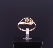 Gold ring with zircon