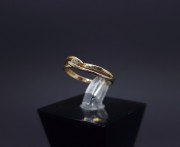 Gold ring with zircons