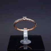 Gold ring with diamonds