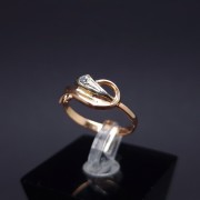 Gold ring with zircon