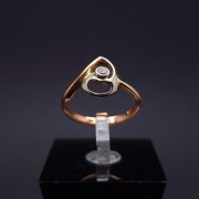 Gold ring with zircon