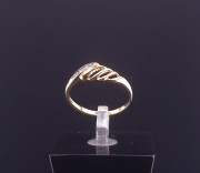 Gold ring with zircons