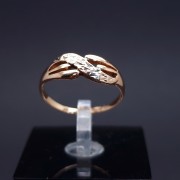 Gold ring 