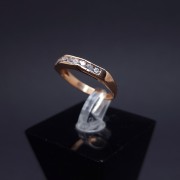 Gold ring with zircons