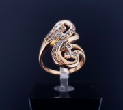 Gold ring with zircons