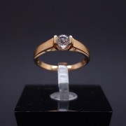 Gold ring with zircon