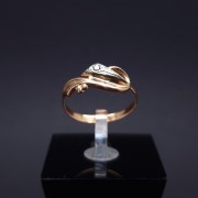 Gold ring with zircon